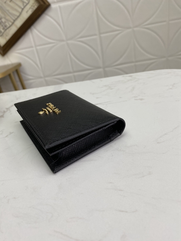 プラダ財布コピー内部構造